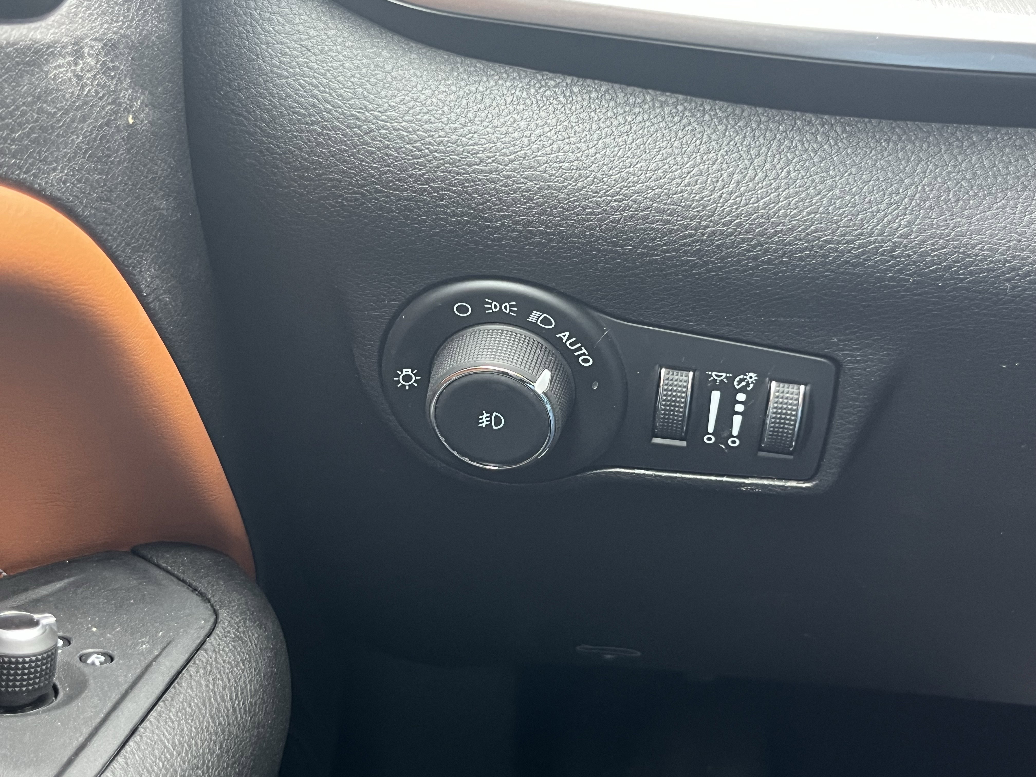 Used 2023 Jeep Compass Limited image 36