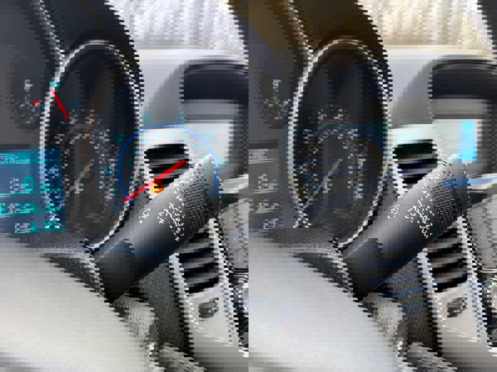 Used 2015 Chevrolet Cruze LT image 17