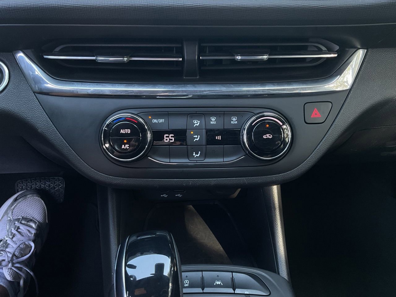 Used 2025 Buick Envista Sport Touring FWD image 23