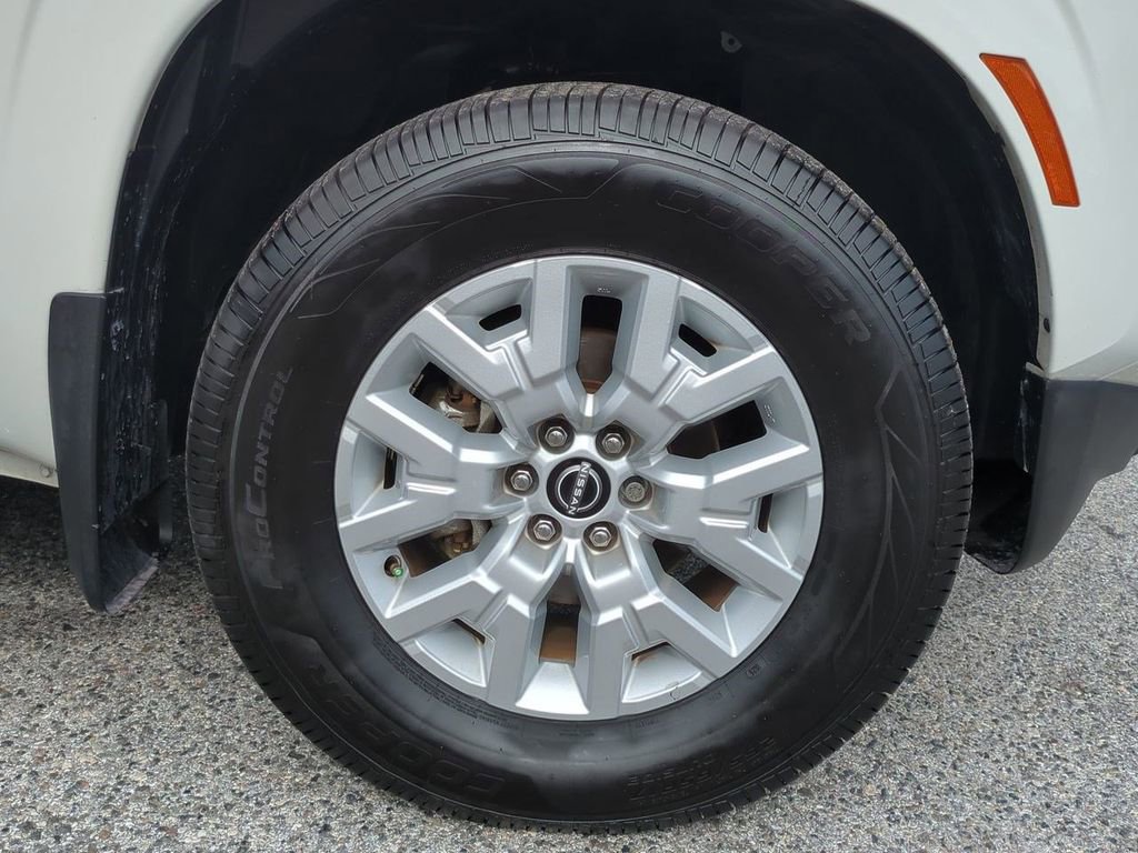 Certified 2022 Nissan Frontier SV image 11