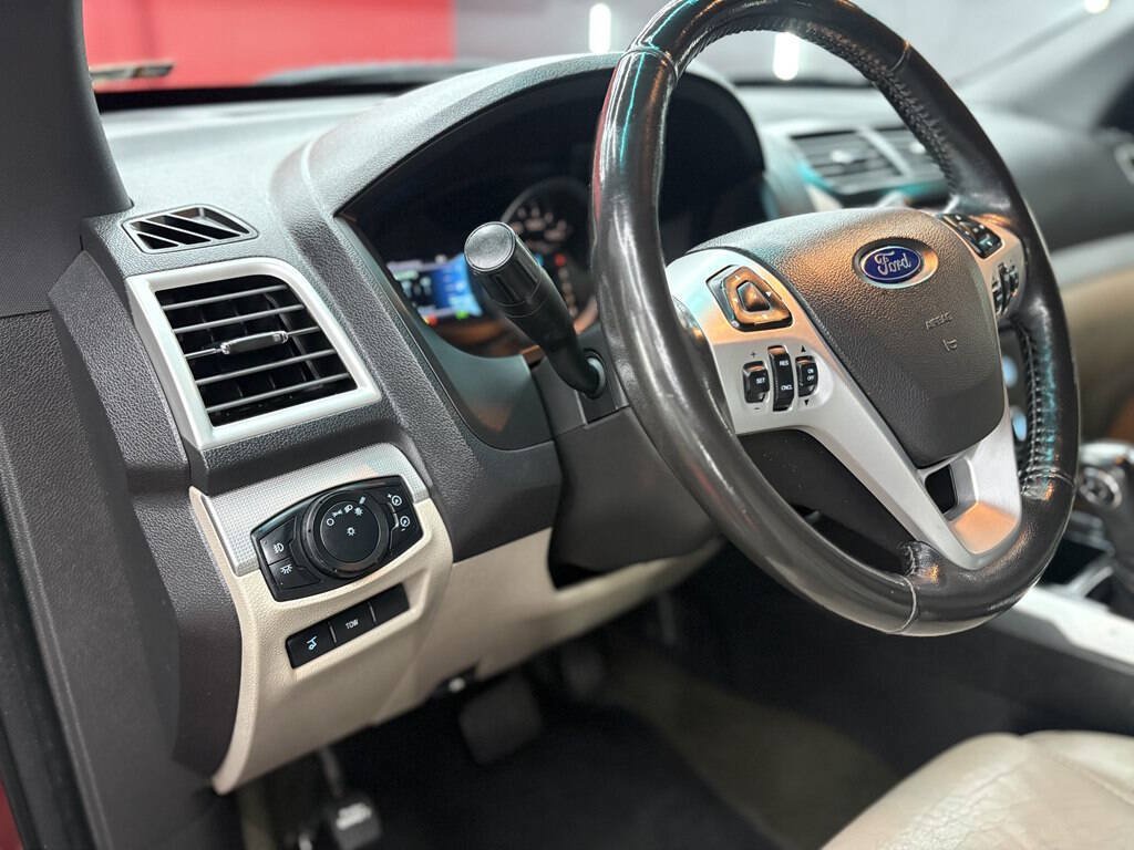 Used 2013 Ford Explorer XLT AWD/4WD image 16