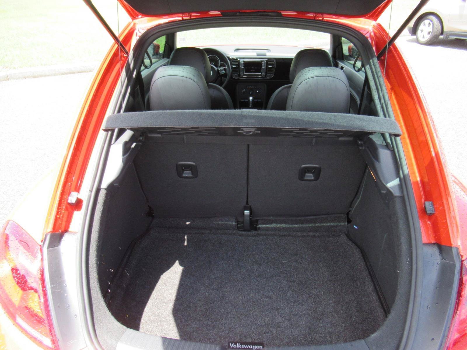 Used 2018 Volkswagen Beetle 2.0T S w/ Style & Comfort Package For S FWD image 14