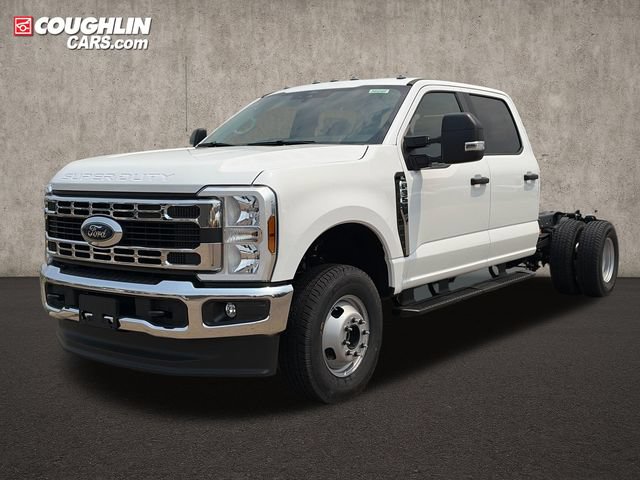 New 2026 Ford F350 XL w/ XL Chrome Package AWD/4WD image 3