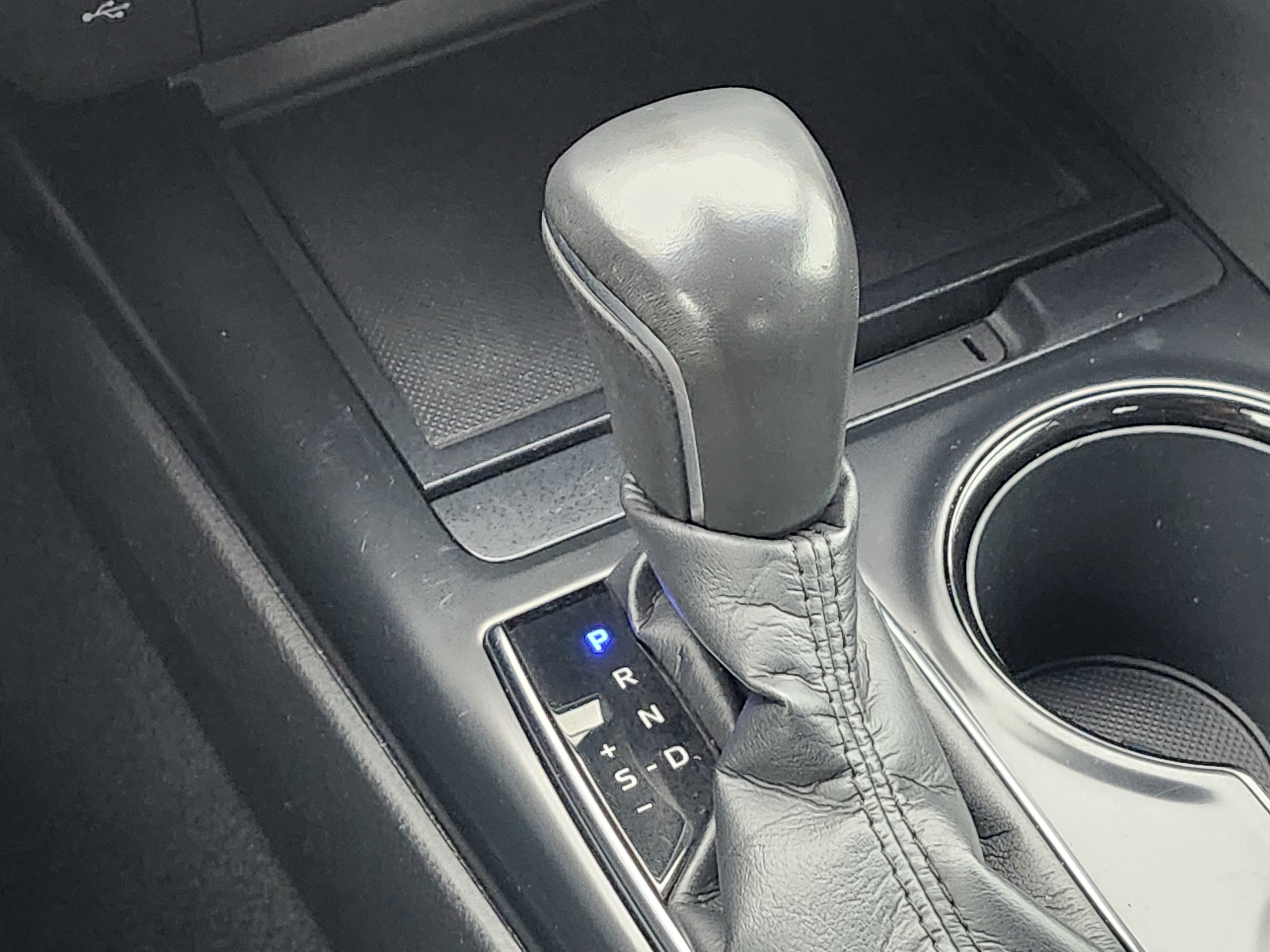 Used 2020 Toyota Camry SE image 29