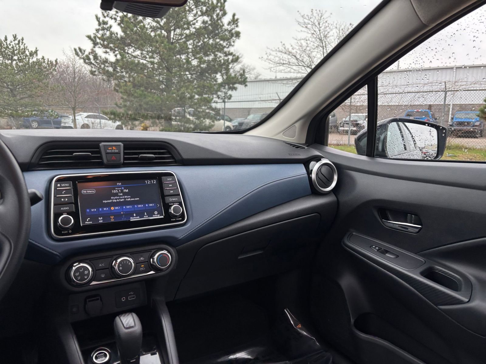 Used 2025 Nissan Versa SV image 33