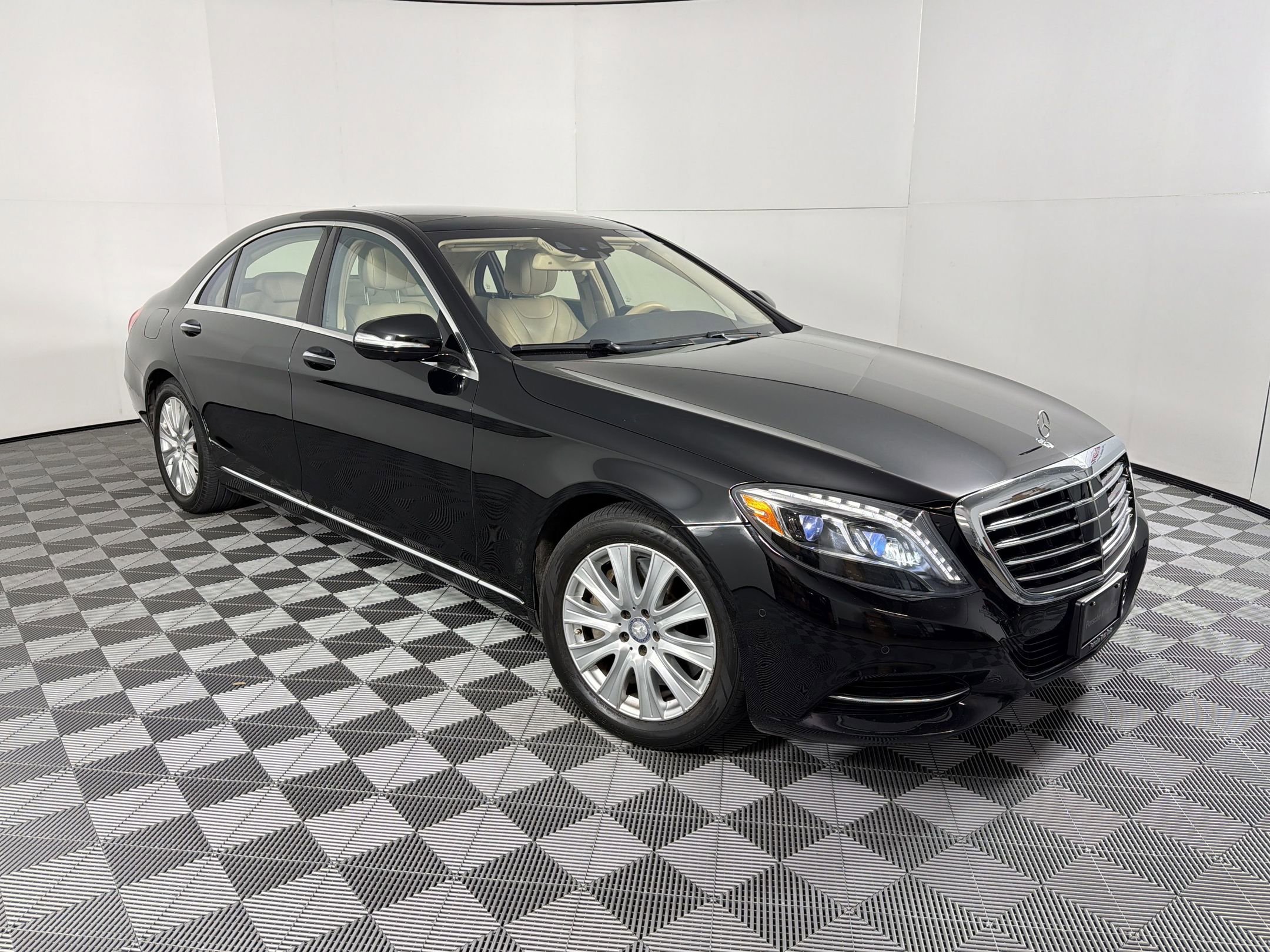 Used 2014 Mercedes-Benz S 550 Sedan image 7