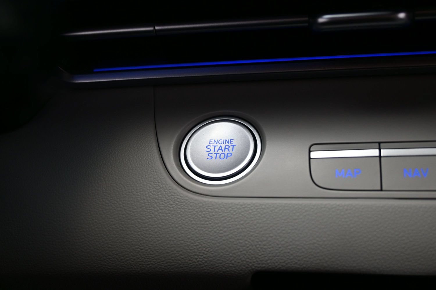 Certified 2025 Hyundai Elantra Limited FWD image 23