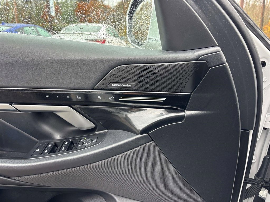 Used 2024 BMW 530i xDrive w/ Premium Package image 20