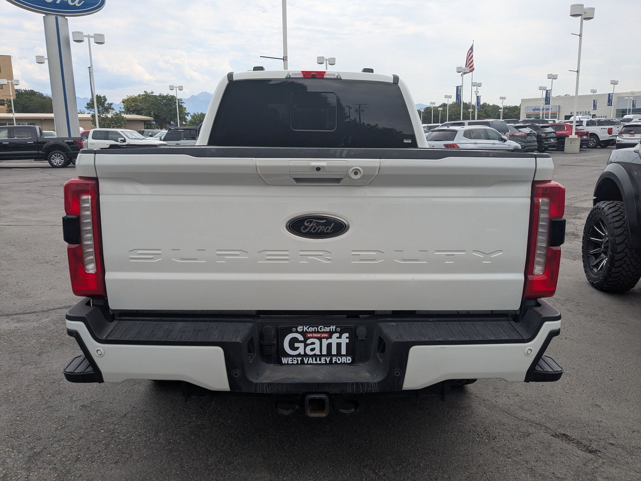 Used 2023 Ford F350 Lariat w/ Lariat Ultimate Package AWD/4WD image 5