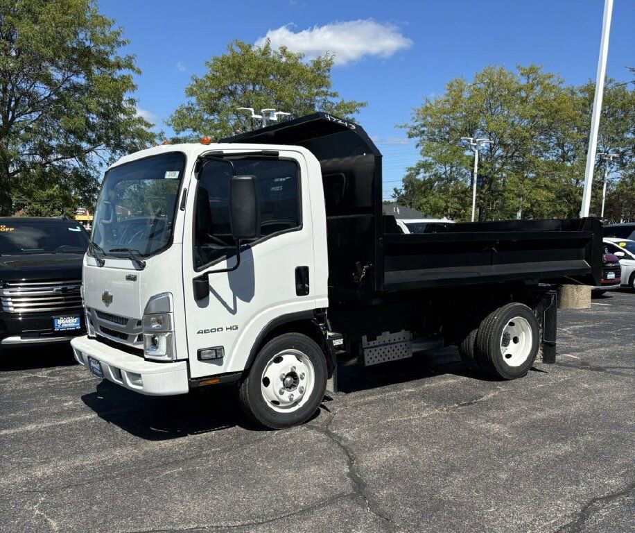 New 2024 Chevrolet Low Cab Forward image 2