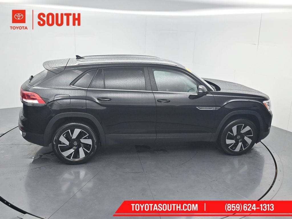 Used 2024 Volkswagen Atlas Cross Sport SE FWD image 59