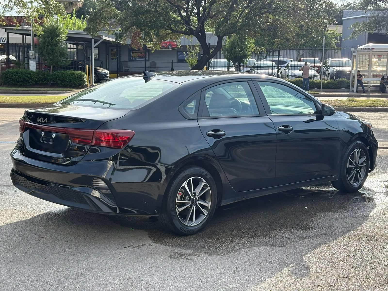 Used 2023 Kia Forte LXS w/ LXS Technology Package FWD image 4