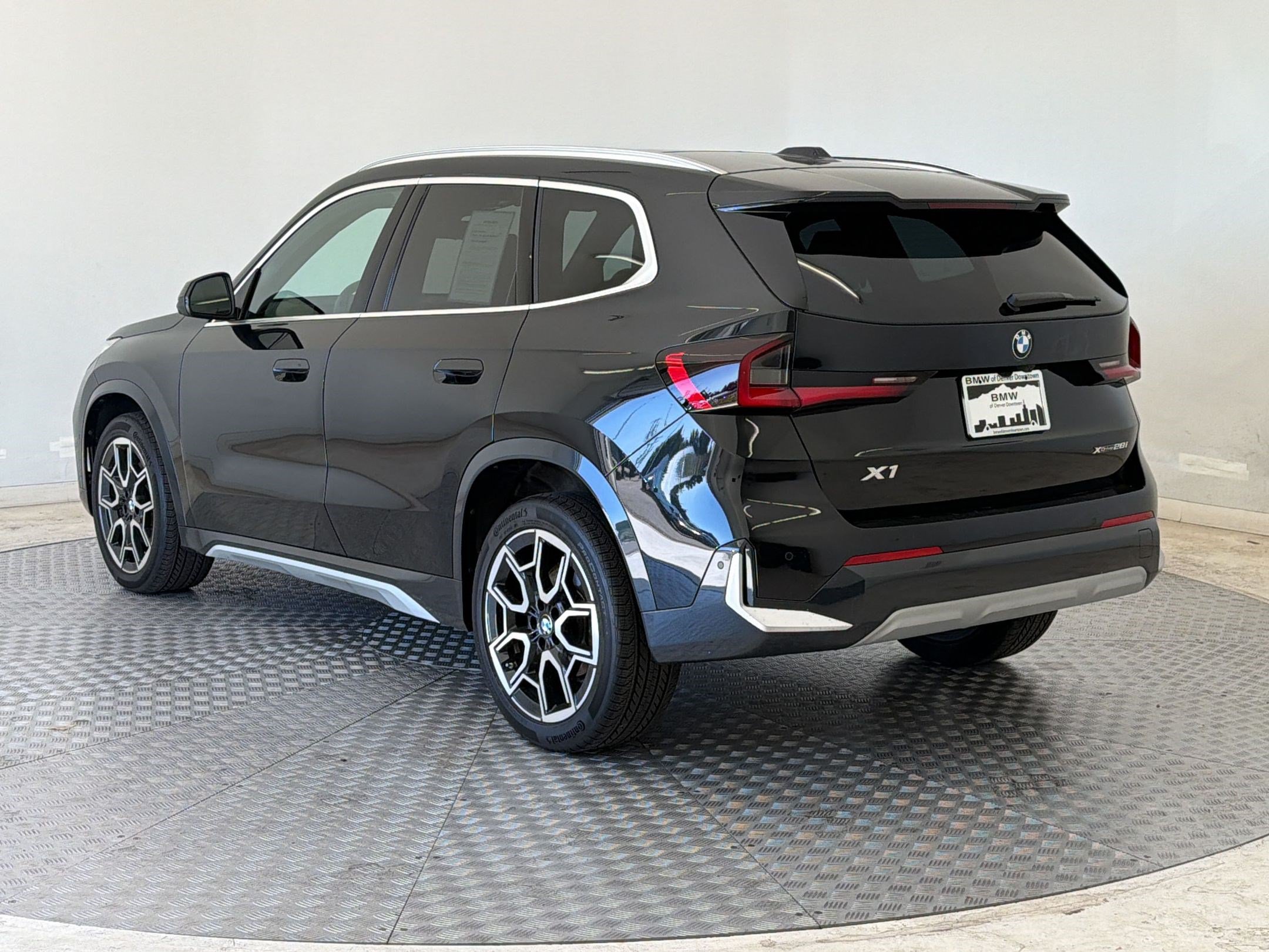 Certified 2026 BMW X1 xDrive28i AWD/4WD image 3