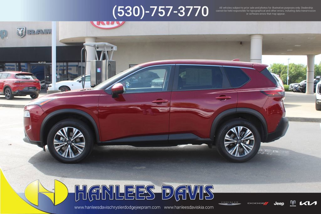 Used 2023 Nissan Rogue SV image 2