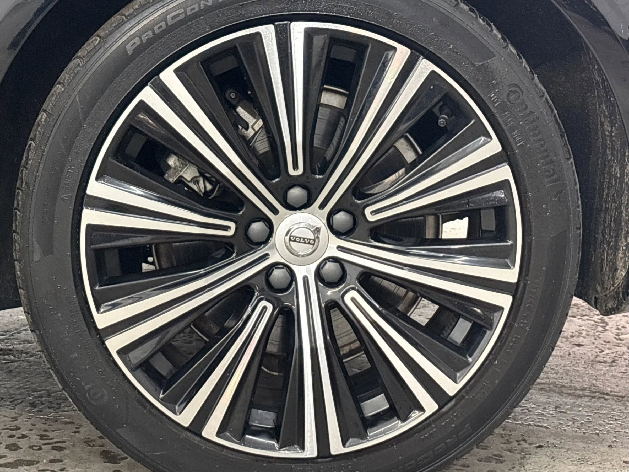Used 2024 Volvo S90 B6 Plus AWD/4WD image 32