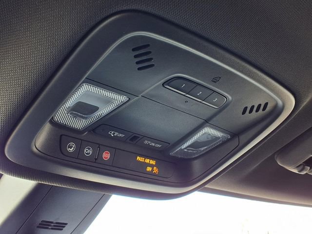 Used 2023 Chevrolet Traverse RS image 17