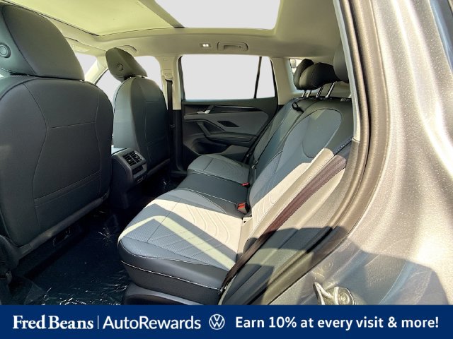 New 2025 Volkswagen Tiguan SE AWD/4WD image 15