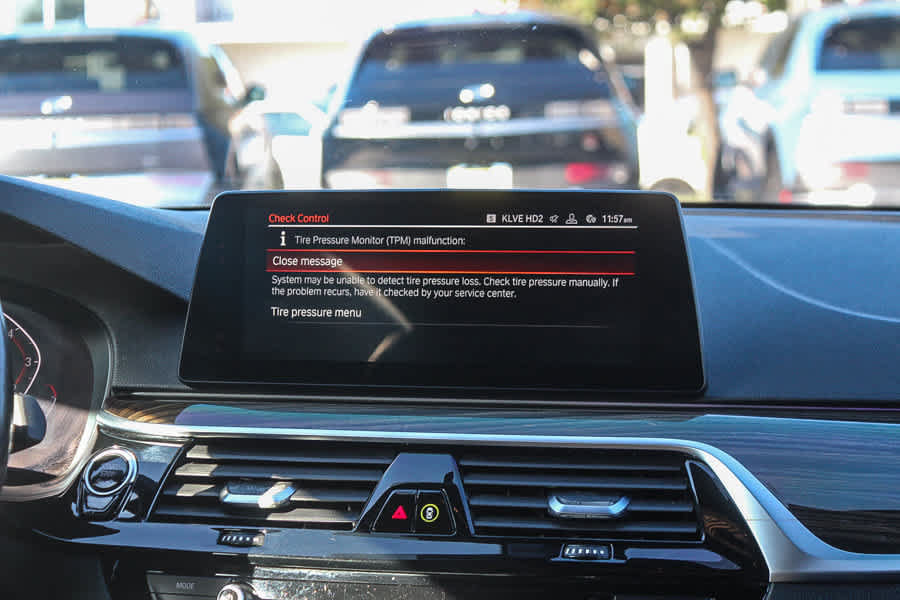 Used 2020 BMW 530i xDrive w/ Convenience Package AWD/4WD image 18