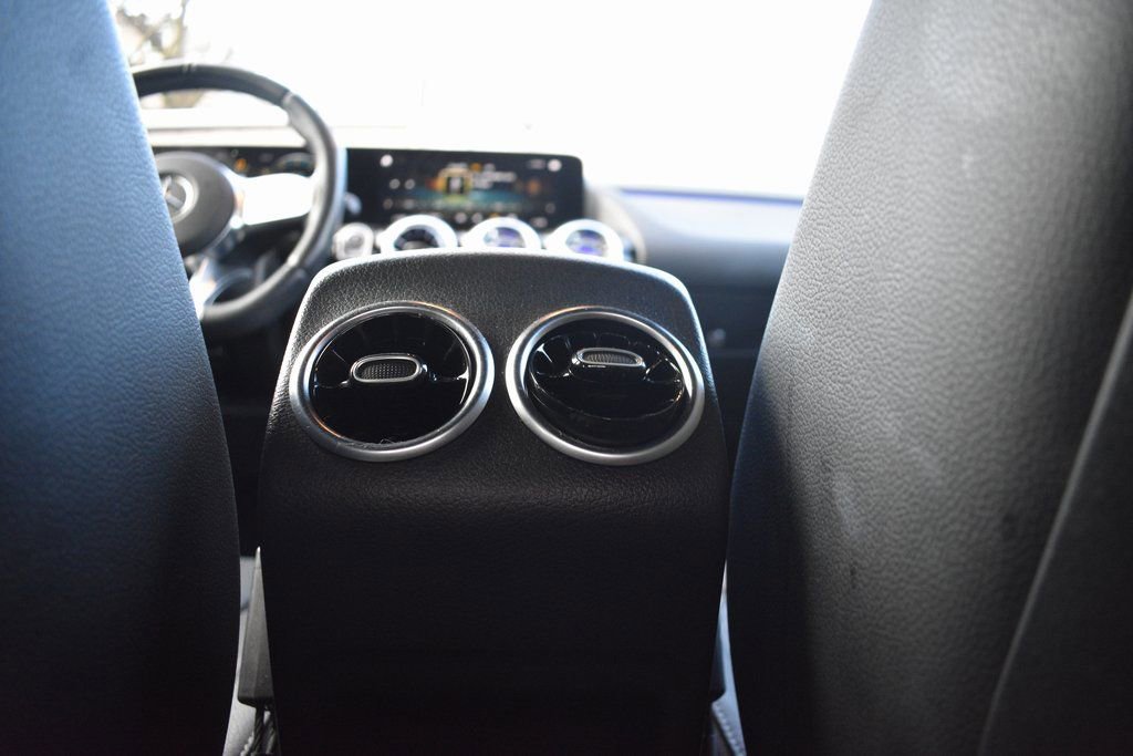 Used 2022 Mercedes-Benz GLA 35 AMG 4MATIC image 33