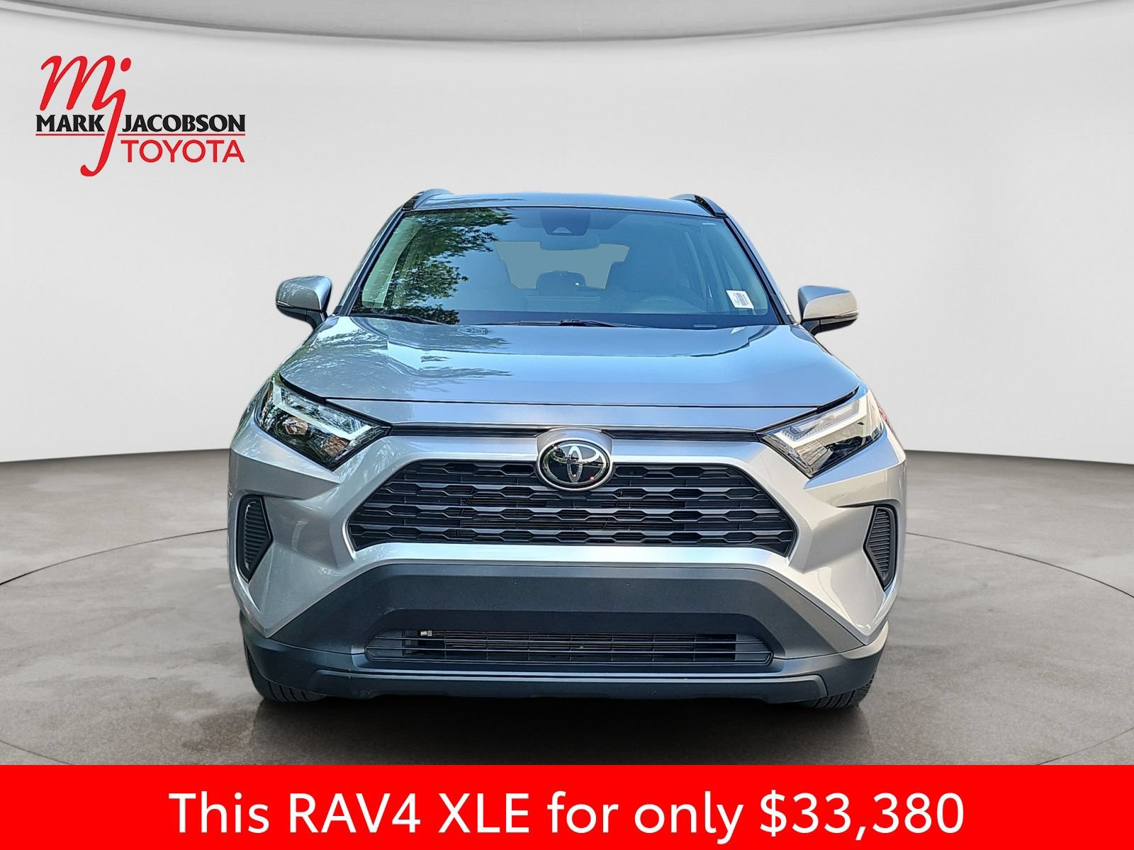 Used 2023 Toyota RAV4 XLE AWD/4WD image 3
