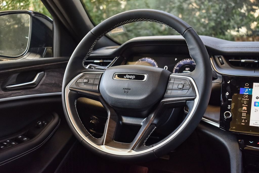 New 2026 Jeep Grand Cherokee Altitude image 15