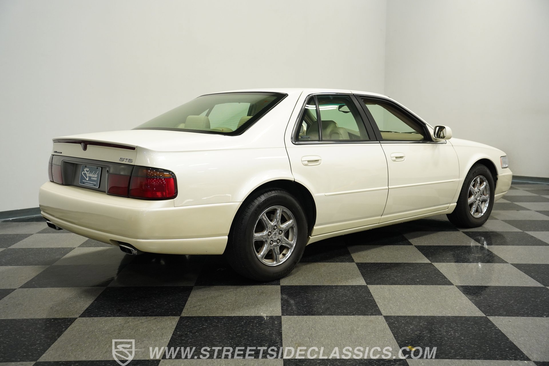 Used 1998 Cadillac Seville STS w/ Heated Seats Pkg image 12