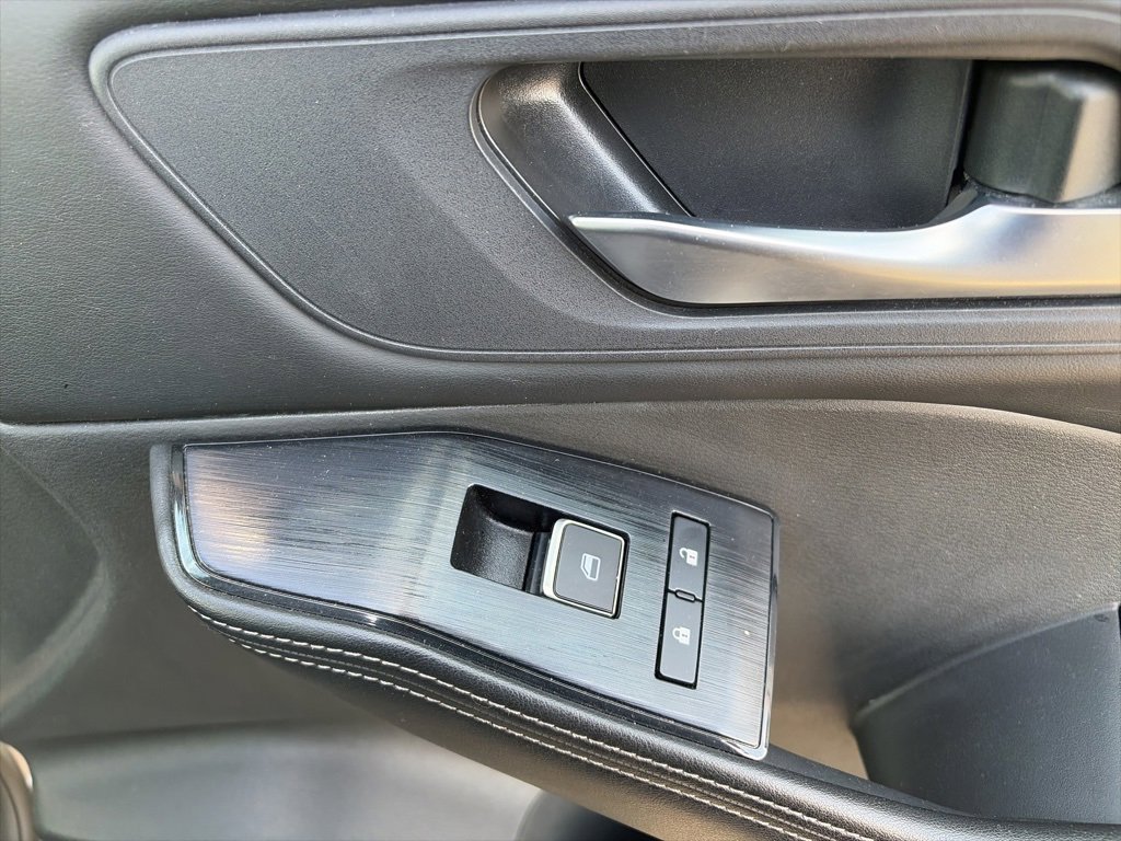 Used 2023 Nissan Rogue SL w/ SL Premium Package image 14