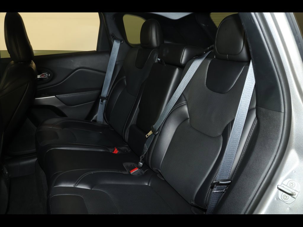 Used 2021 Jeep Cherokee Limited image 26