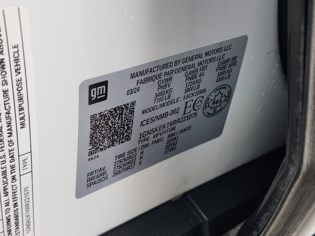 Used 2024 Chevrolet Suburban RST w/ Luxury Package image 35