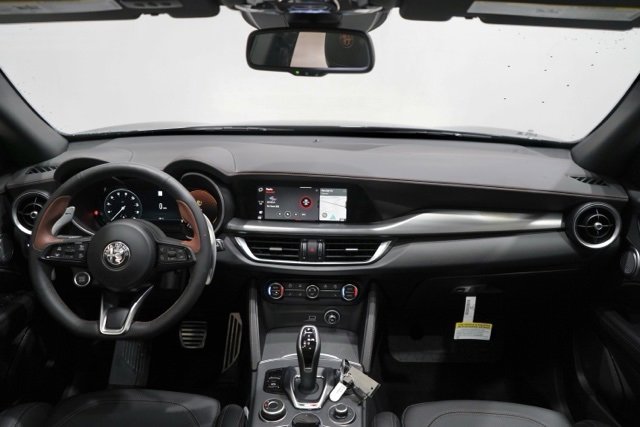 New 2025 Alfa Romeo Stelvio Sprint image 13