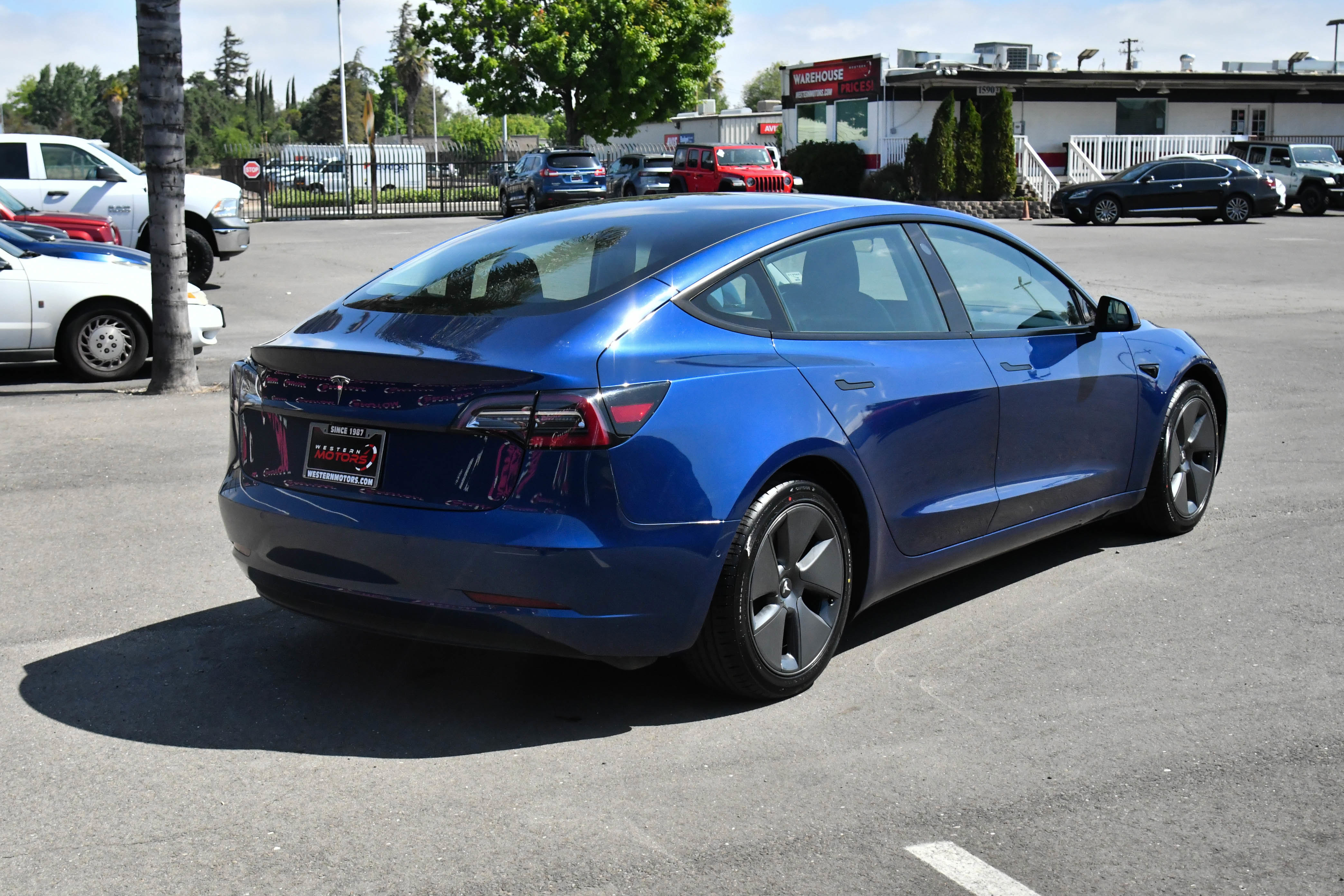 Used 2022 Tesla Model 3 Standard Range image 8