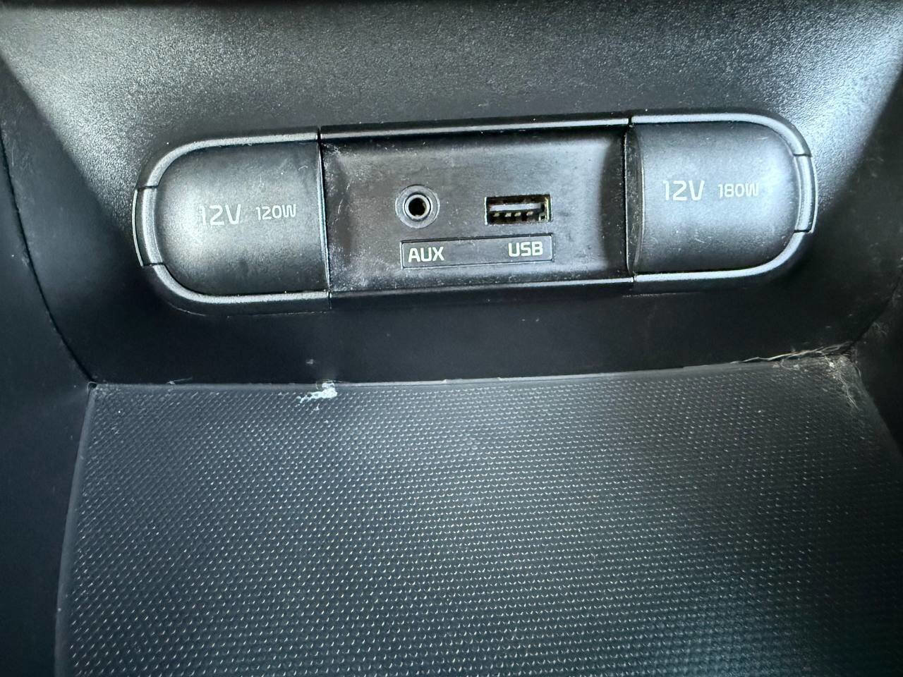 Used 2014 Kia Soul + image 16