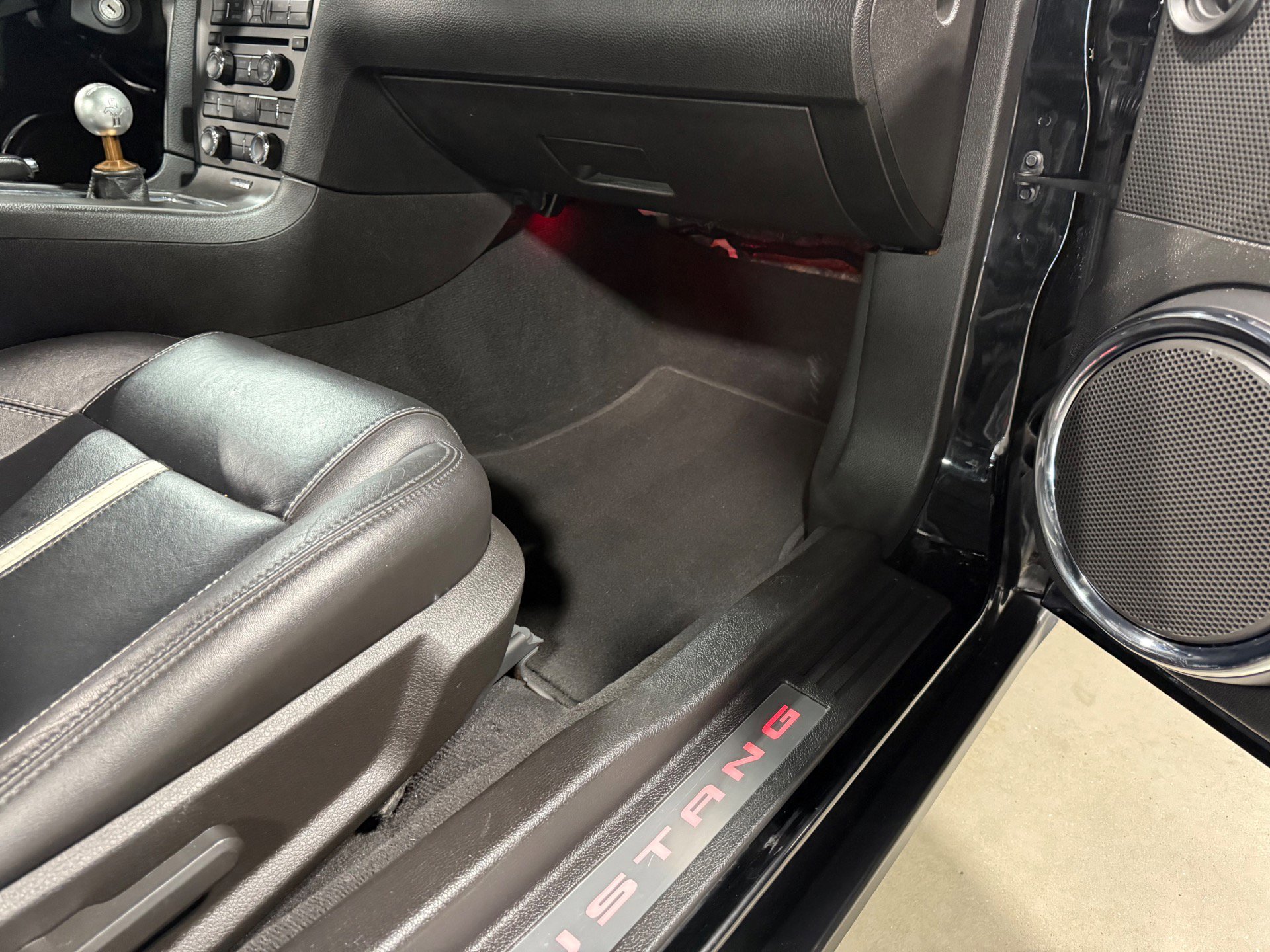 Used 2010 Ford Mustang GT image 35