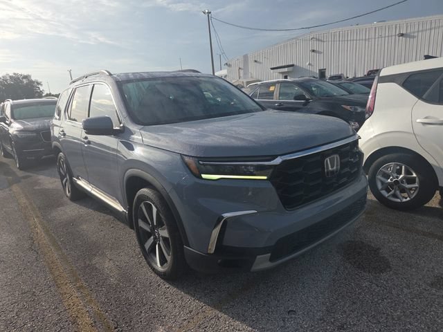 Used 2023 Honda Pilot Touring image 8