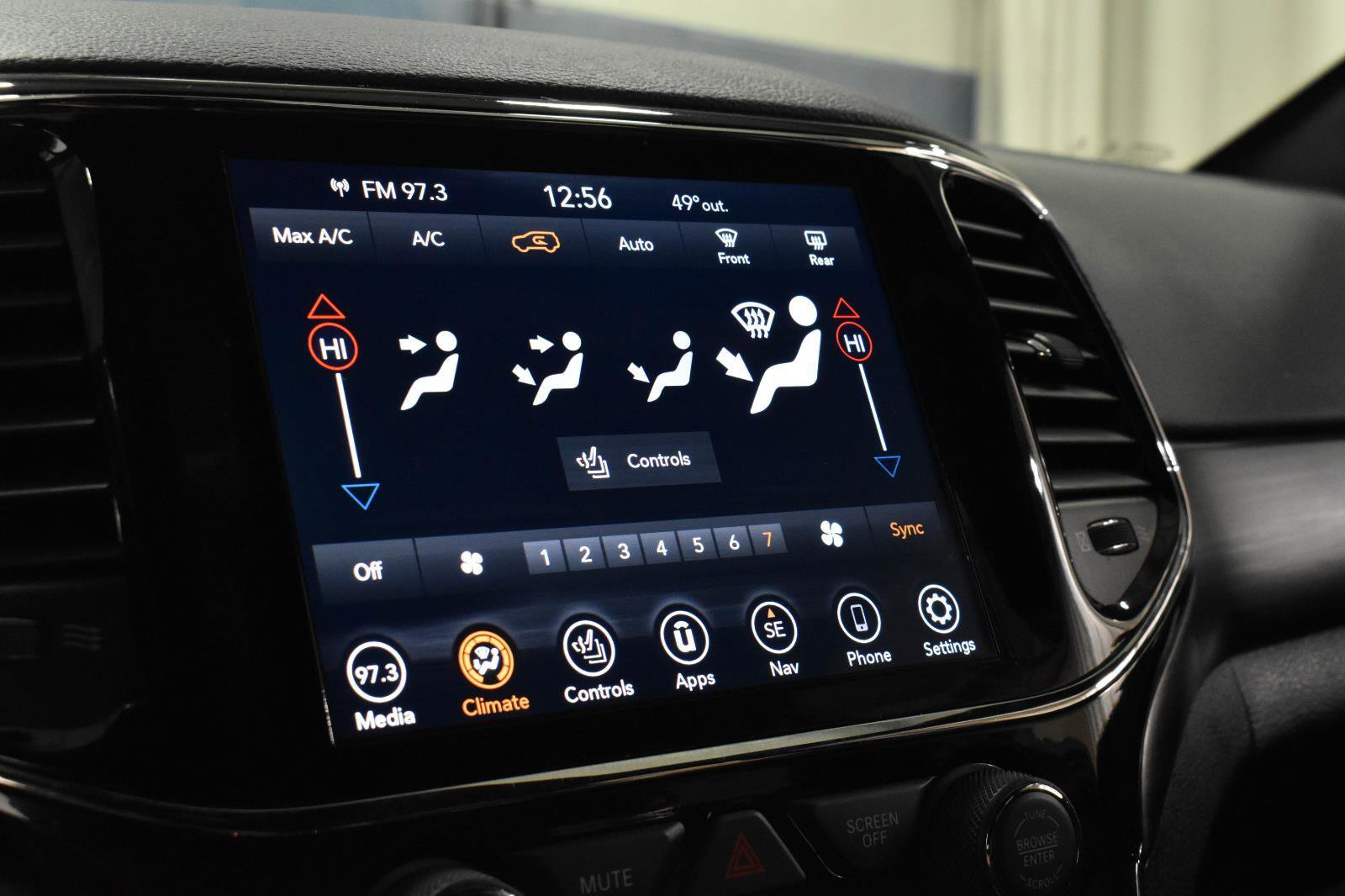 Used 2021 Jeep Grand Cherokee Laredo X image 14