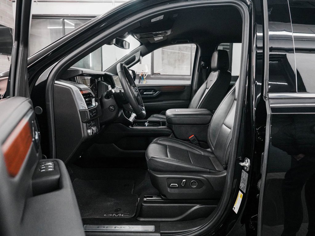 Used 2025 GMC Yukon XL Denali image 25