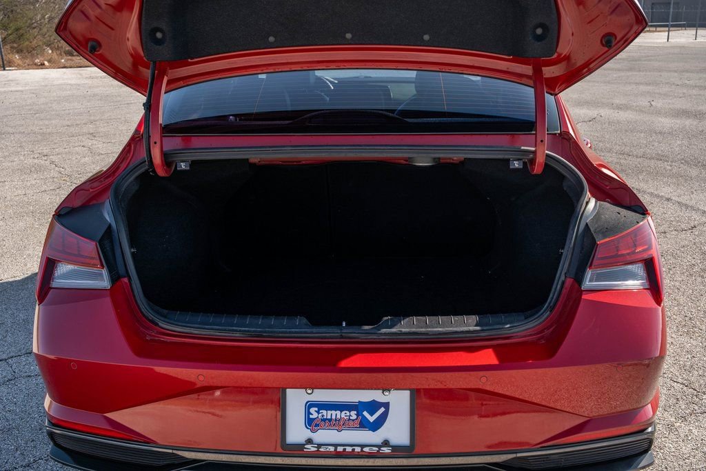 Used 2023 Hyundai Elantra Limited image 25