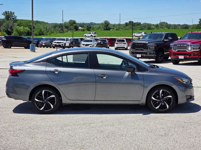 Used 2024 Nissan Versa SR FWD image 9