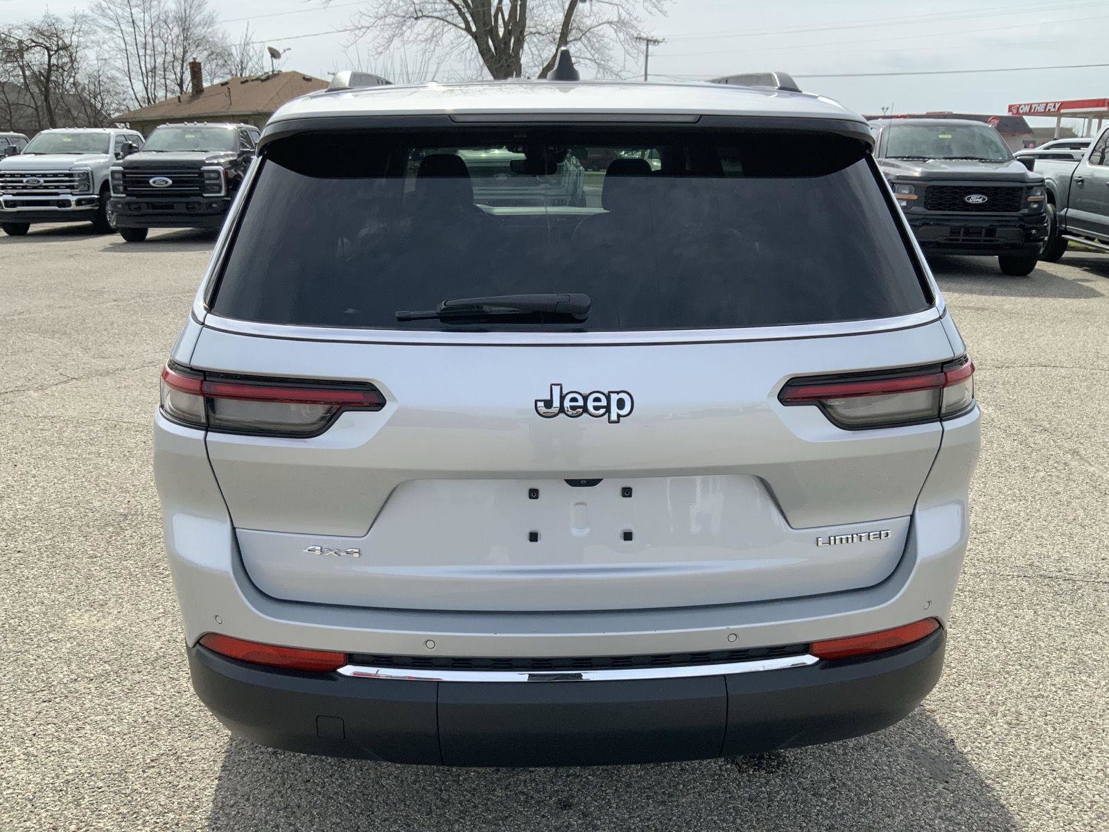 Used 2023 Jeep Grand Cherokee L Limited image 10