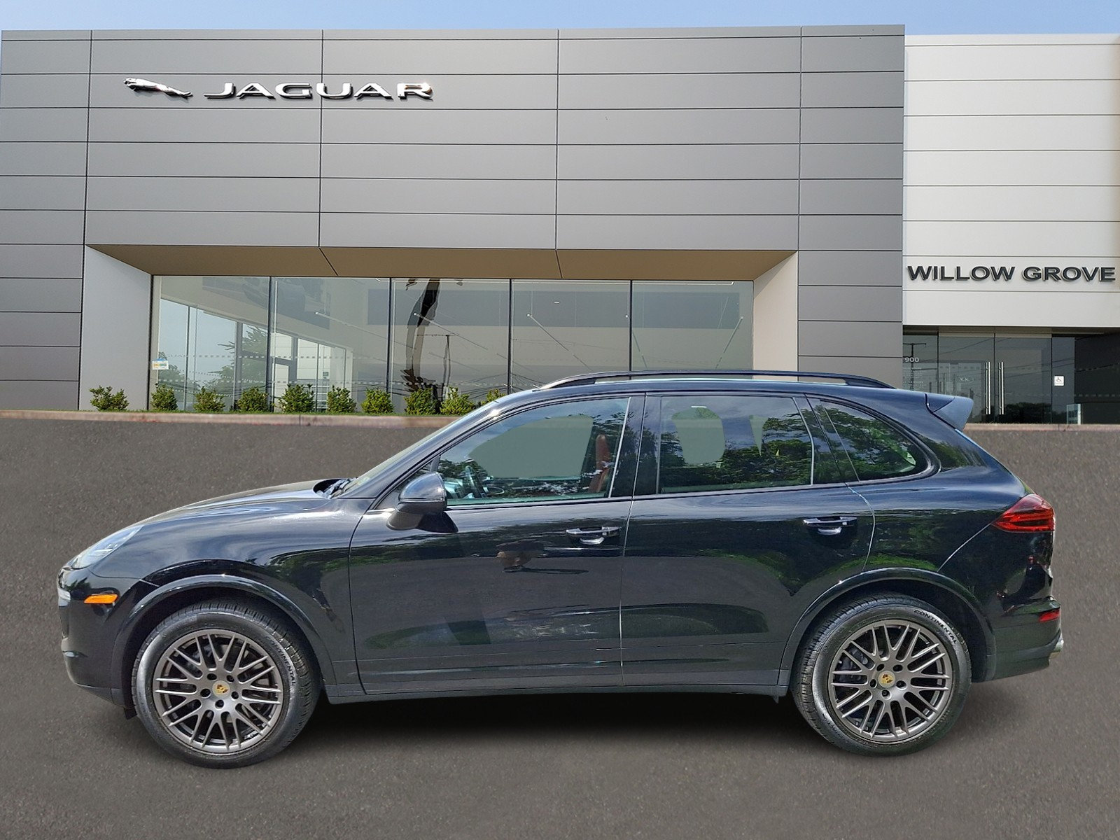 Used 2018 Porsche Cayenne Platinum Edition AWD/4WD image 6