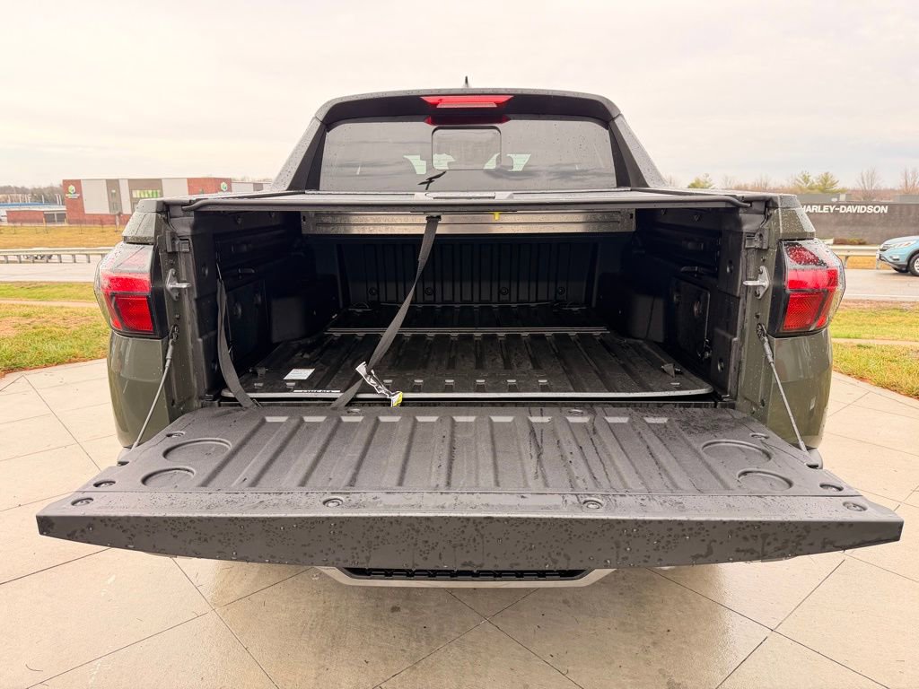 Used 2025 Hyundai Santa Cruz Limited AWD/4WD image 32