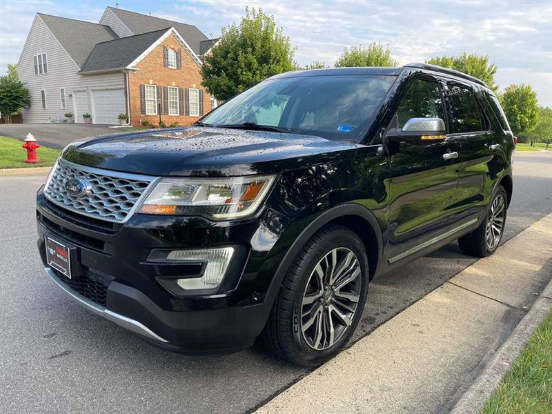 Used 2017 Ford Explorer Platinum AWD/4WD image 2