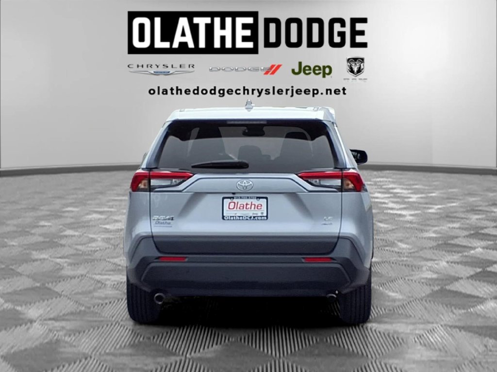 Used 2025 Toyota RAV4 LE AWD/4WD image 28