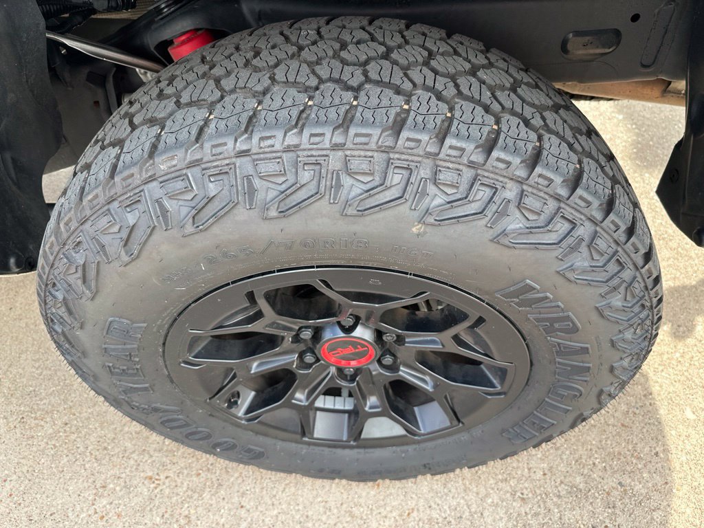 Used 2025 Toyota Tacoma TRD Pro AWD/4WD image 11