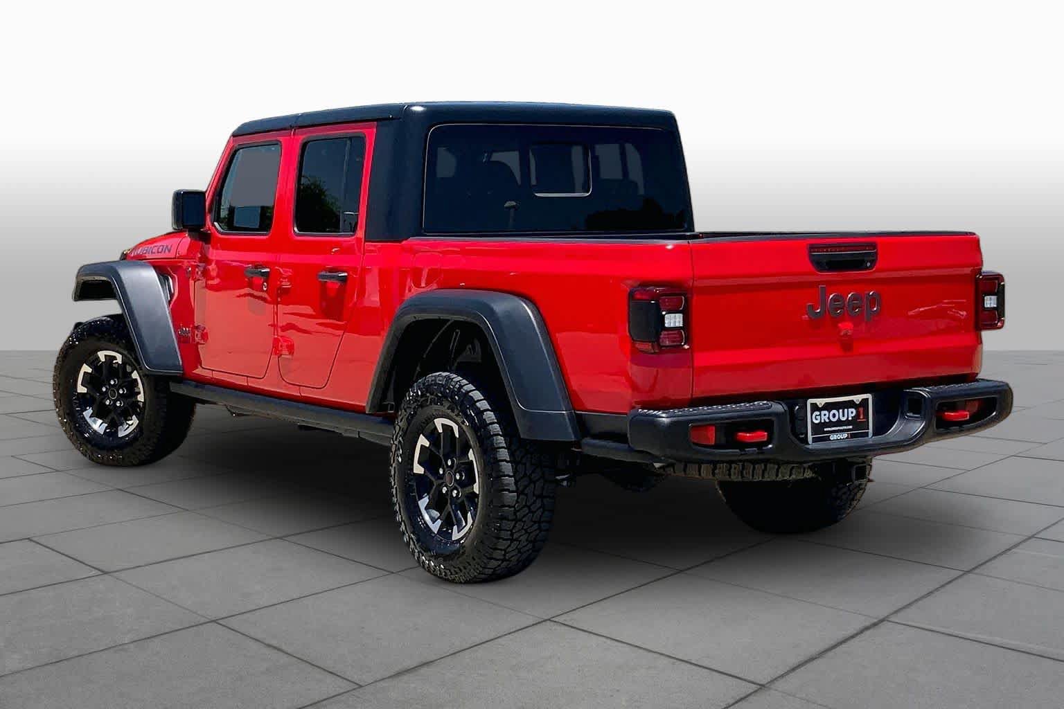 Used 2026 Jeep Gladiator Rubicon AWD/4WD image 11