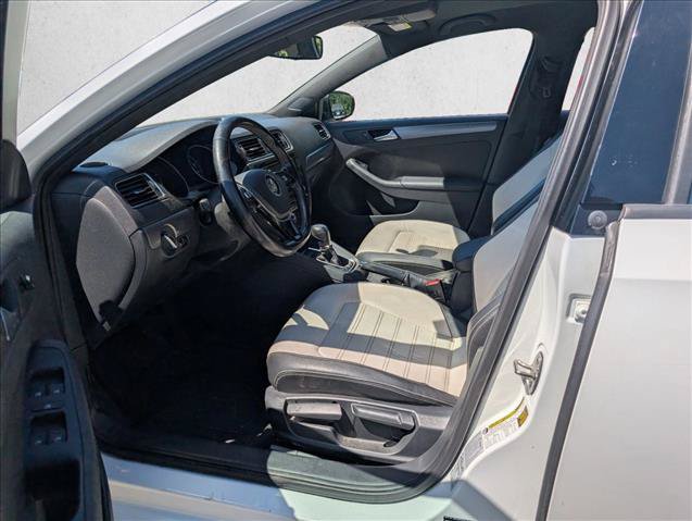 Used 2016 Volkswagen Jetta Sport FWD image 13
