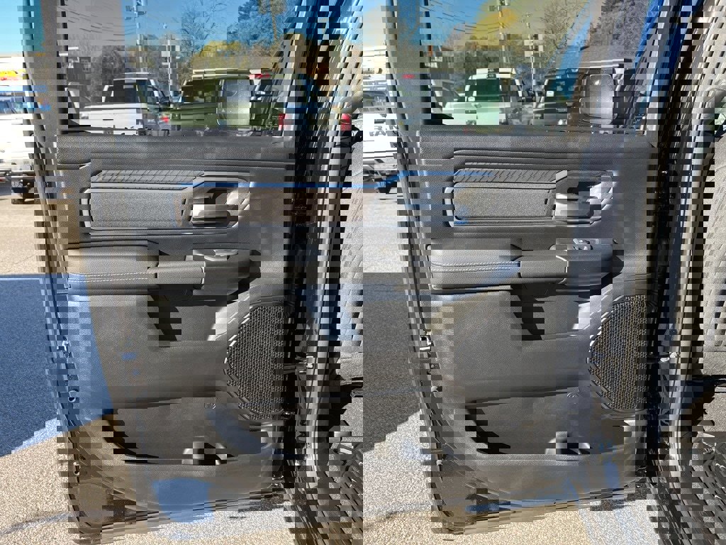 New 2026 RAM 1500 4x4 Crew Cab image 15