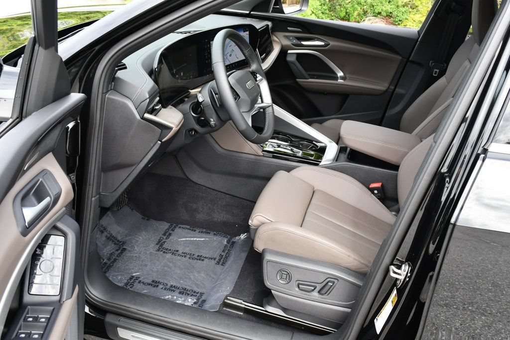 Used 2025 Audi Q5 Prestige AWD/4WD image 43