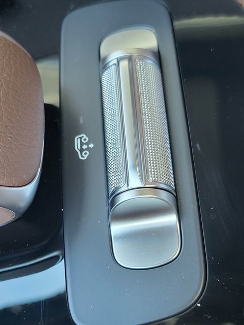 Used 2025 Mercedes-Benz GLS 450 4MATIC image 30