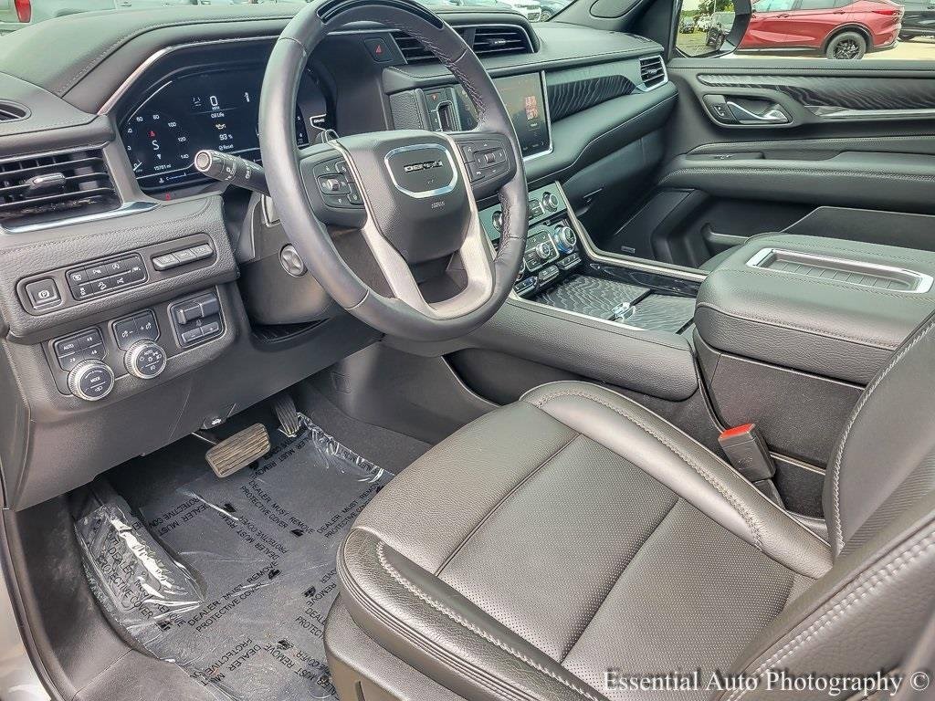Used 2024 GMC Yukon Denali w/ Advanced Technology Package image 10
